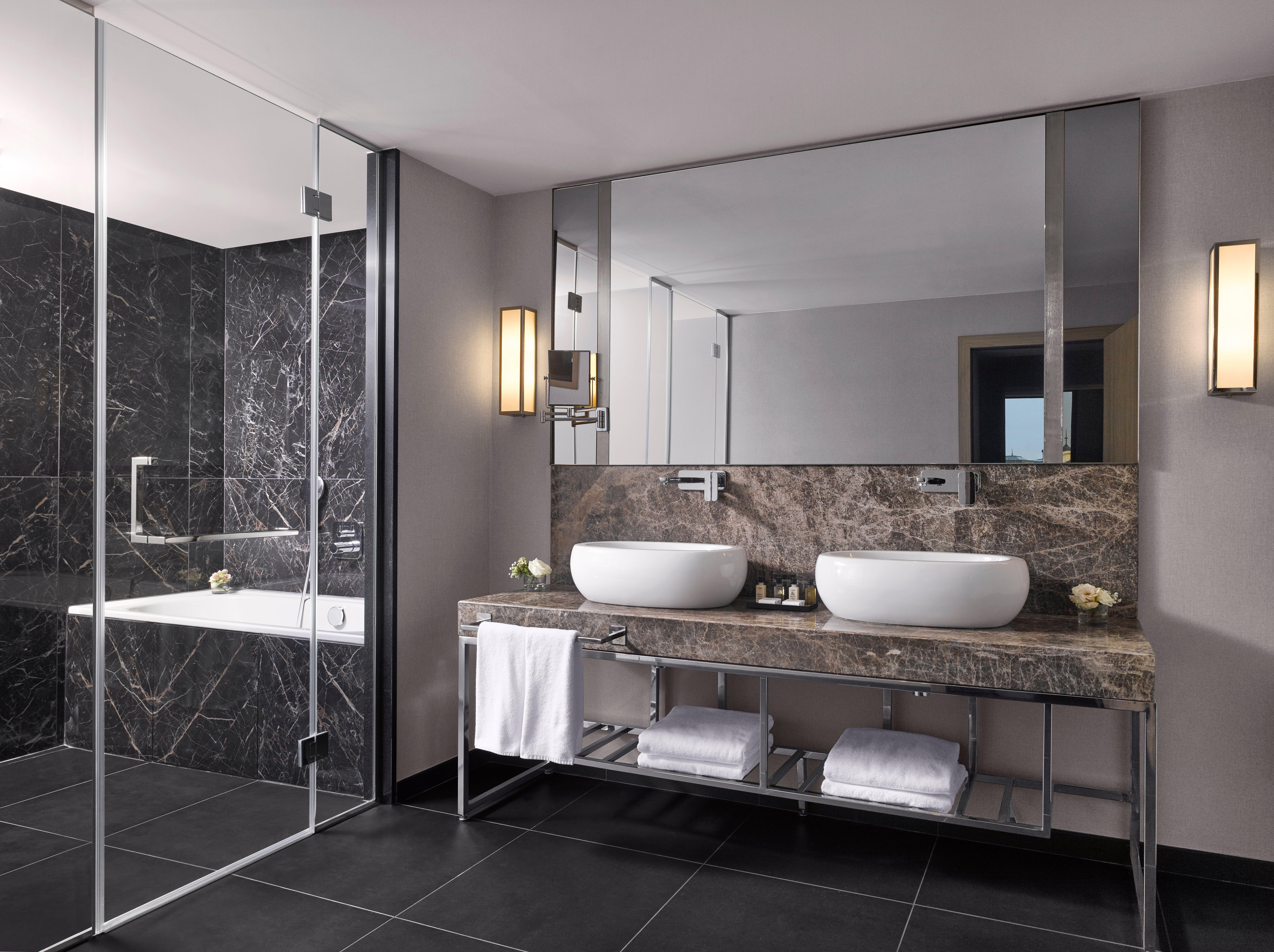 Intercontinental By Ihg 5*